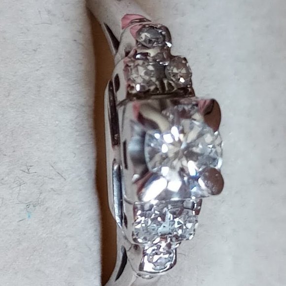 Diamond Ring with 14k White Gold, Certification Included - Picture 2 of 15